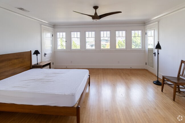 Building Photo - 229 S Ardmore Ave Rental