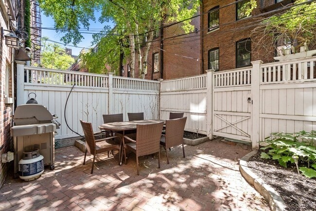 Photo - 48 Appleton St