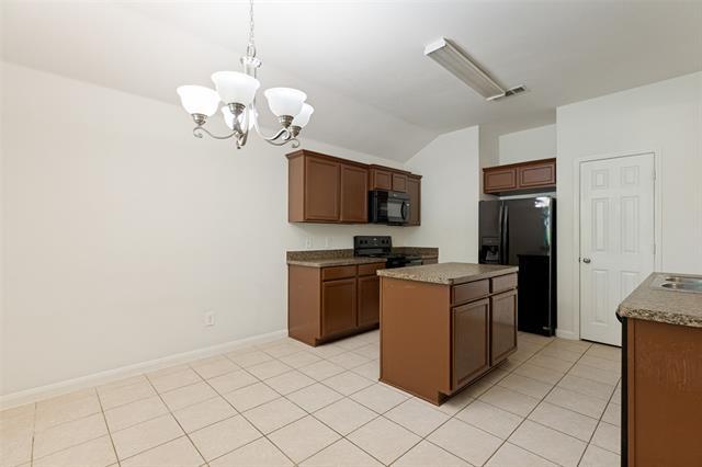 Photo - 1800 Black Willow Trail