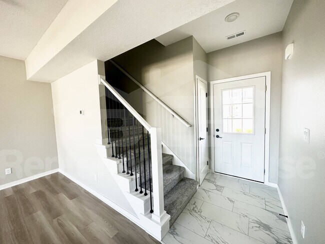 Photo - 7000 Lake Hill Dr