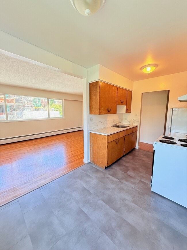 Building Photo - Edgewater