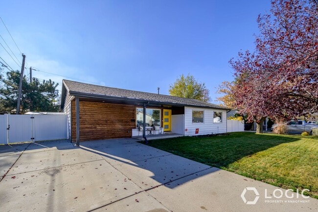 Photo - Stunning Home in Cottonwood Heights!!