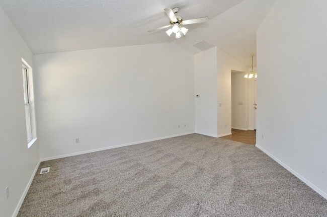 608 Smith Ct
