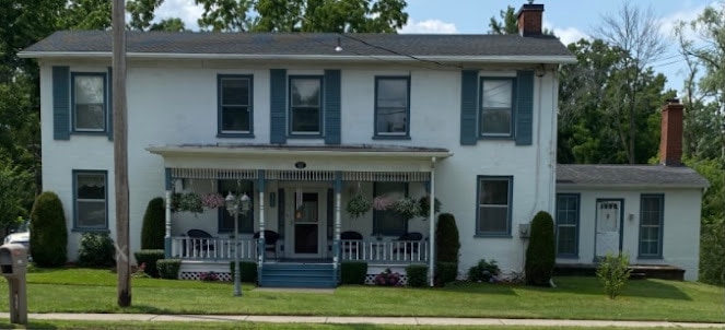 Apartment House is next to main house - 8359 W Ridge Rd Unit Apt A