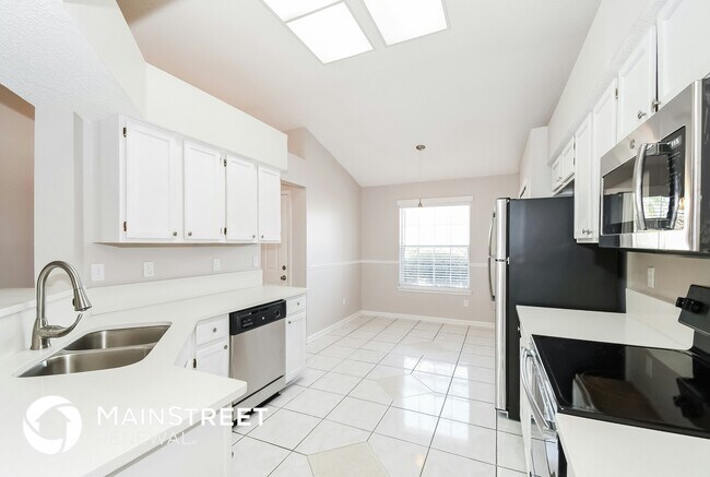 Photo - 13006 Staffordshire Dr S