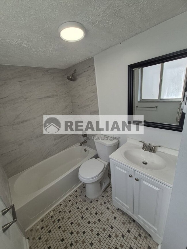 Photo - 922 Highland Ave Unit 27