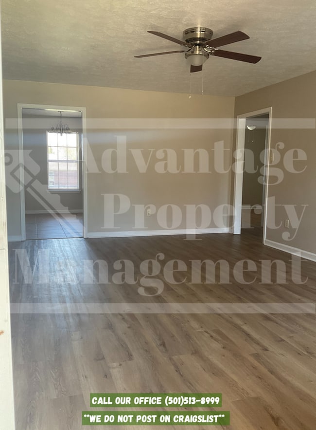 Photo - 910 Brownstone Dr