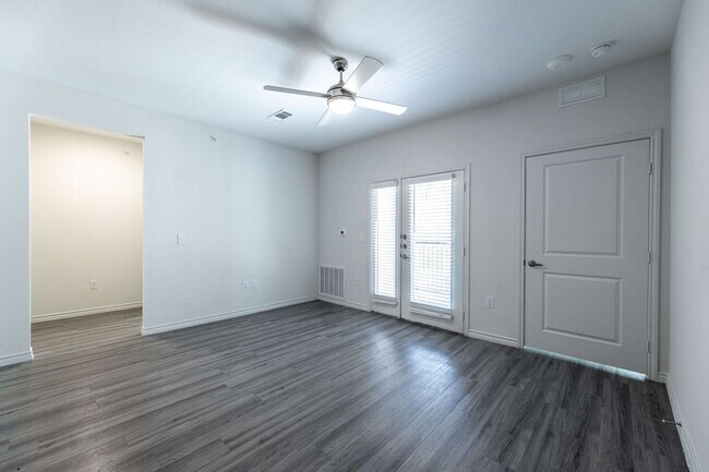 Photo - 2900 La Junta St Unidad 1222