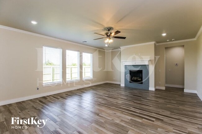 Photo - 847 Acorn Bnd