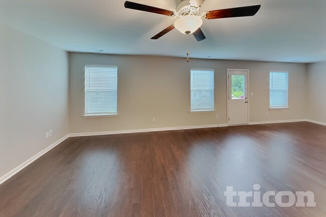 Photo - 215 Kirkside Dr