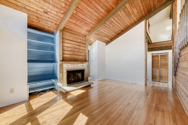 Photo - 3320 Longwood Ave