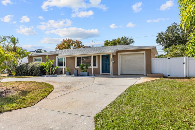 Building Photo - 2700 67th St N