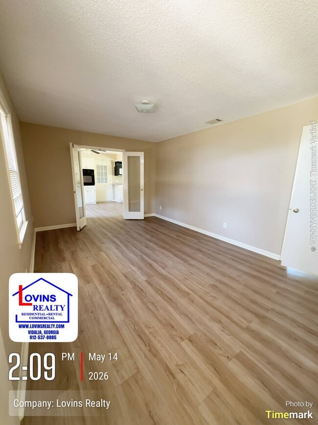 Photo - 1542 Stella Ave