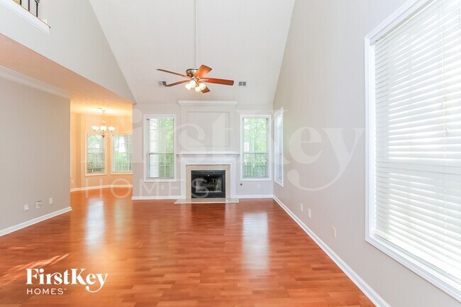 Photo - 115 Weatherstone Dr