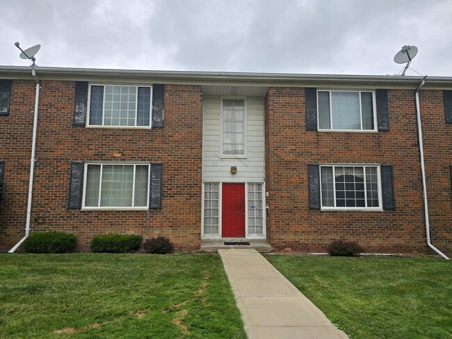 Building Photo - 25348 Shiawassee Cir Unit 206