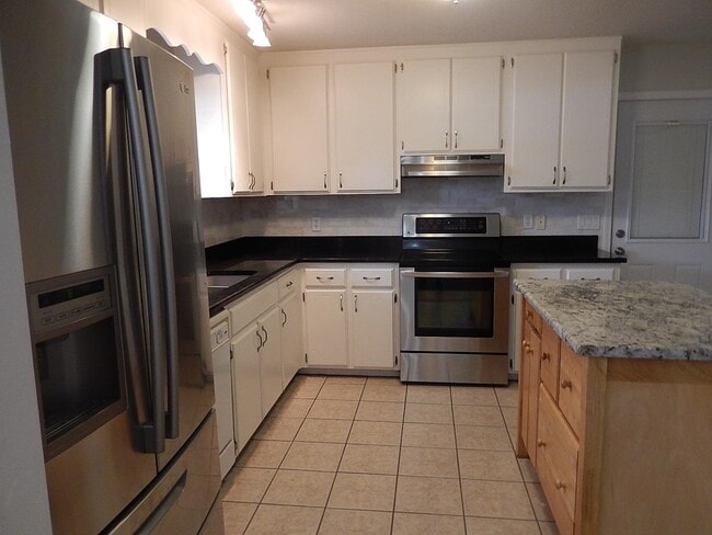 Photo - 740 Red Fern Rd