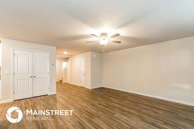 Photo - 364 Gourd St