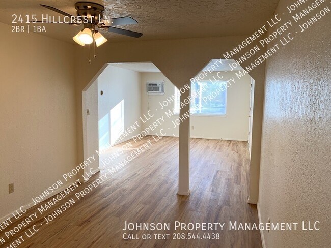 Photo - 2415 Hillcrest Ln Apartamento