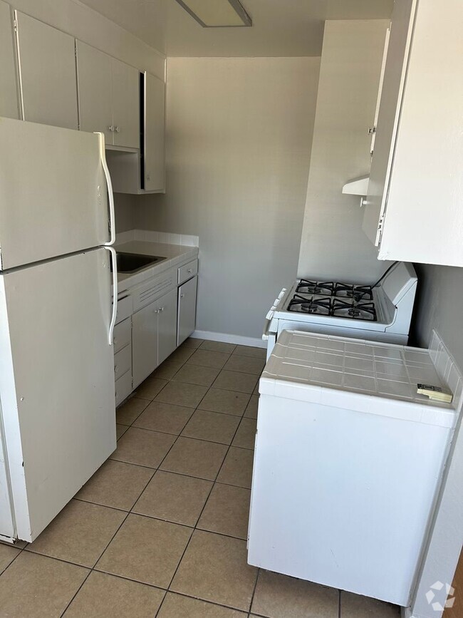 Unit 8 - 1215 A St Rental