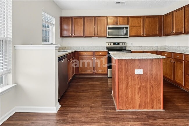 1099 Moss Grove Dr