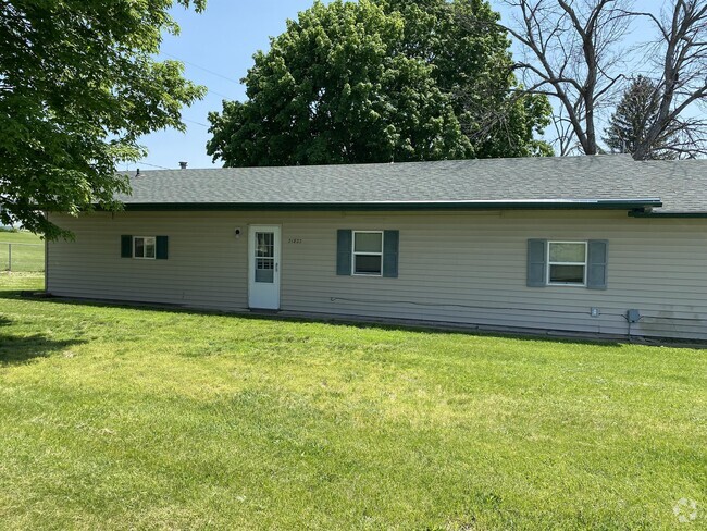 Building Photo - 21822 Business Hwy 151 Rental