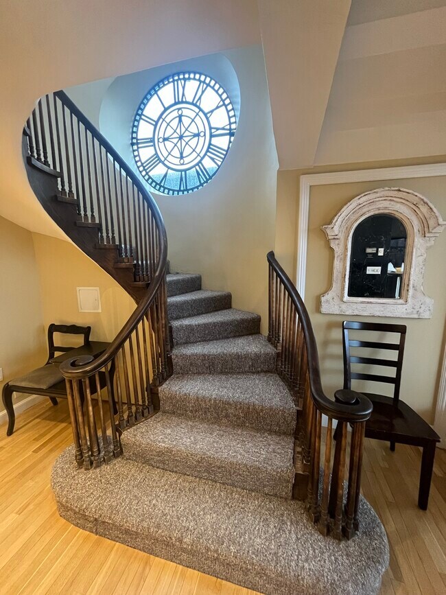 Photo - 113 Beacon St Unit PH