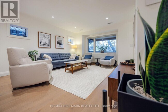 Photo - 22 Glen Manor Dr