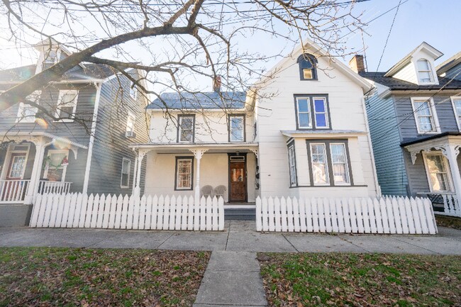 Photo - 517 High St Unidad B