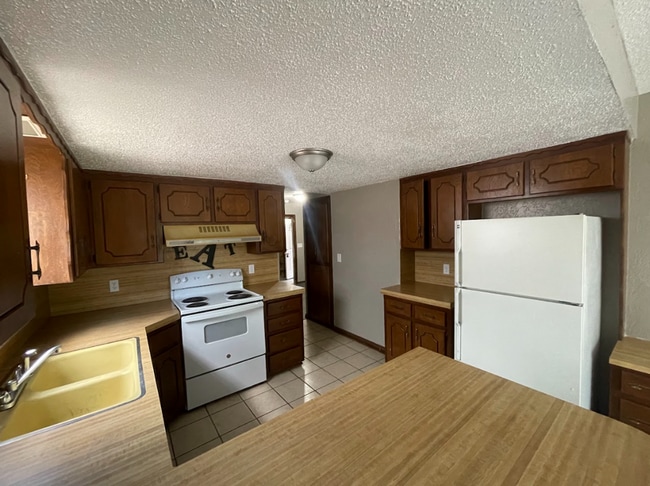 Photo - Charming 5 Bedroom House