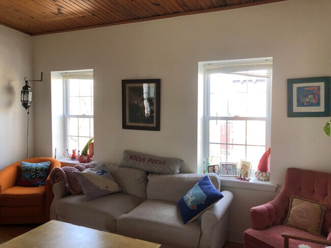 Photo - 749 S 6th St Unit 3