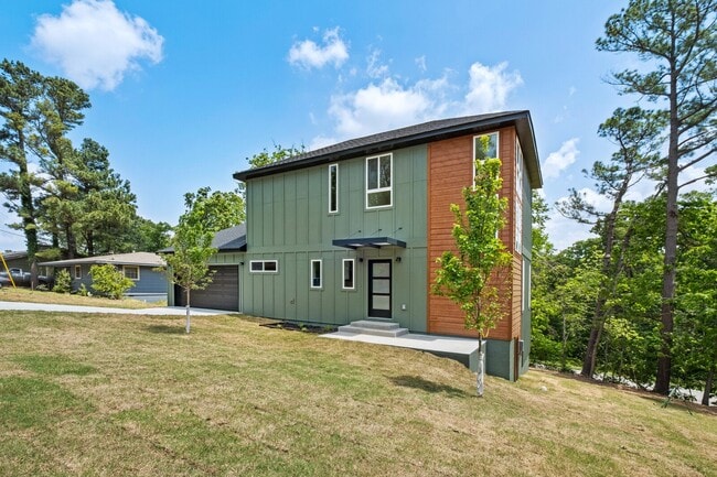 2 Brightling Ln