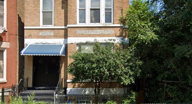 Building Photo - 2115 S Trumbull Ave Unit Apt 2