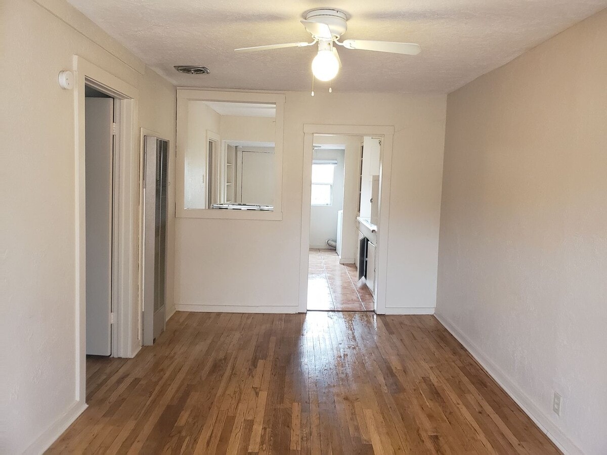 Photo - 2 Bedroom, 1 Bath with optional Hobby room off the car port