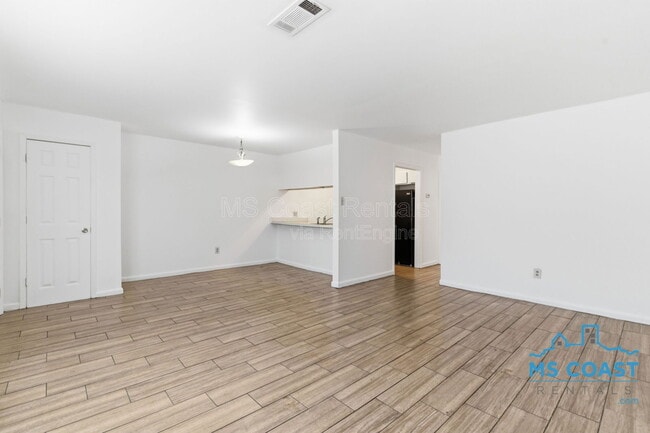 Building Photo - 736 Courthouse Rd Unit 211