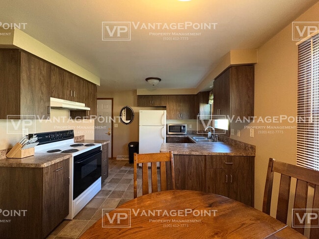 Photo - 132 E Beaupre St