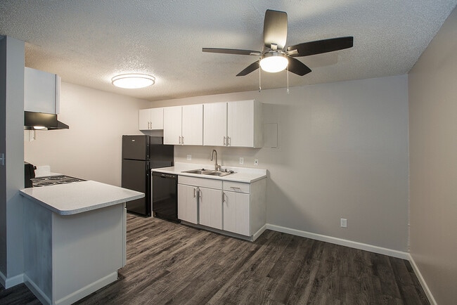 Lincoln Springs Apartments