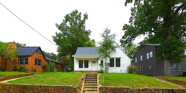 Building Photo - Fully Remodeled Home in the Heart of Tyler...