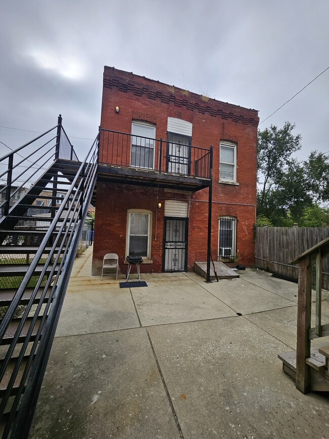 Photo - 6620 S Saint Lawrence Ave Unidad 2R