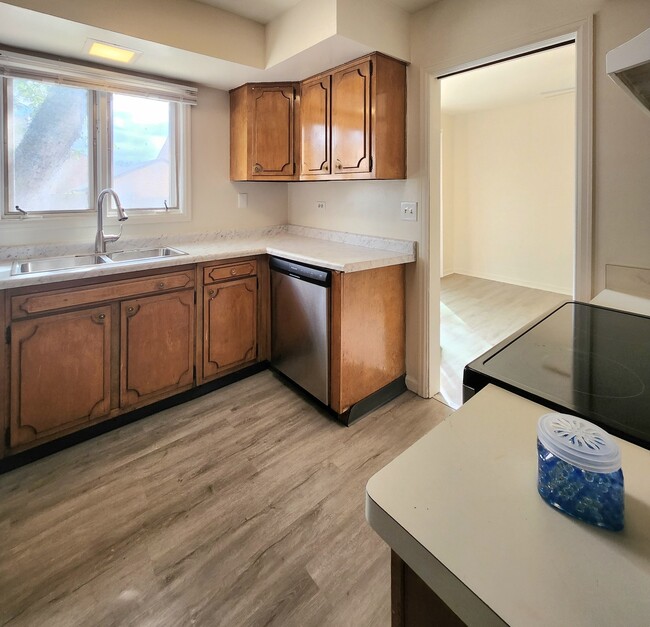 Photo - 768 Concord Ln