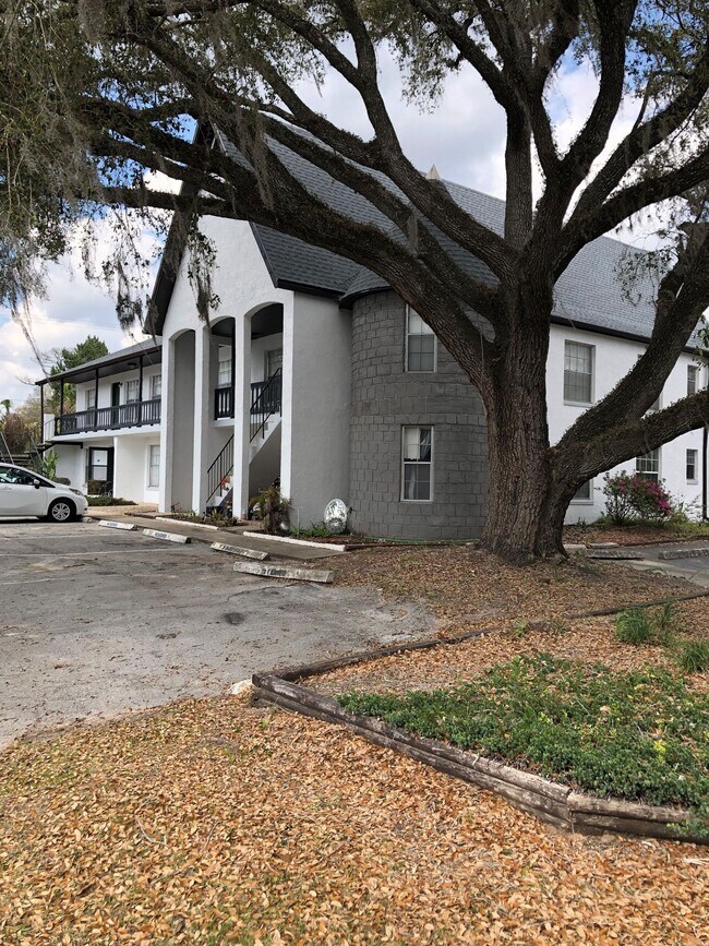 Forest Edge Apartments For Rent in Silver Springs, FL