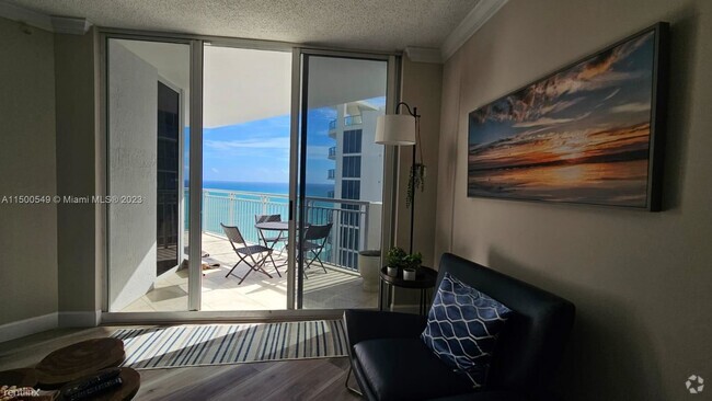 Building Photo - 1 br, 1 bath Condo - 17375 Collins Ave # 2304 Unit # 2304