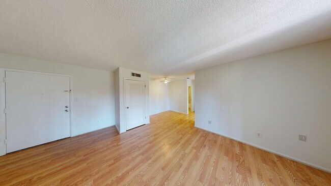 Photo - 1BR/ 1BA Condo In Springwood   ** Water In... Unit D