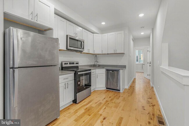 Photo - 2153 N Franklin St