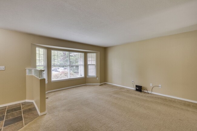 Photo - Bothell Rambler Walking Distance to DT Bot...