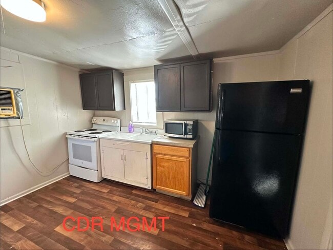 Photo - 551 1/2 4th Ave E