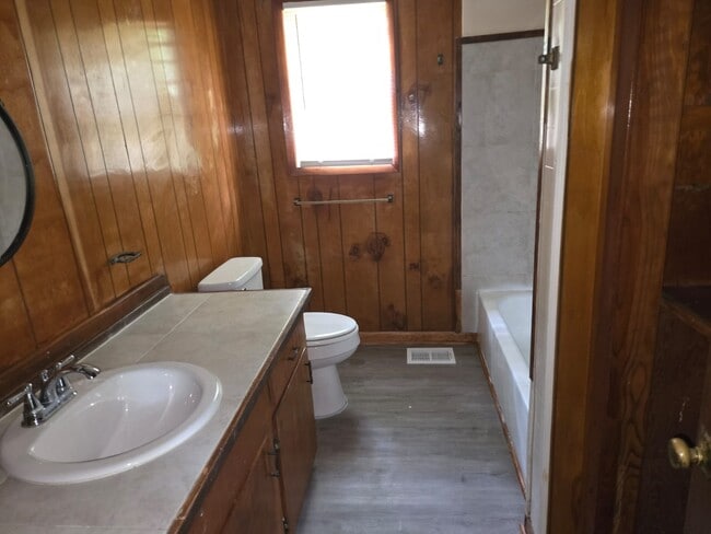 Photo - 360 Cooper Rd