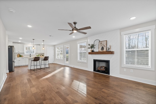 Photo - 361 Frontier Dr