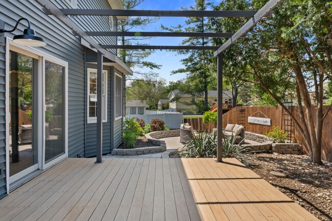 Photo - 4690 Lindbergh Dr