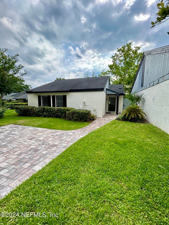 Photo - 160 Bermuda Ct House