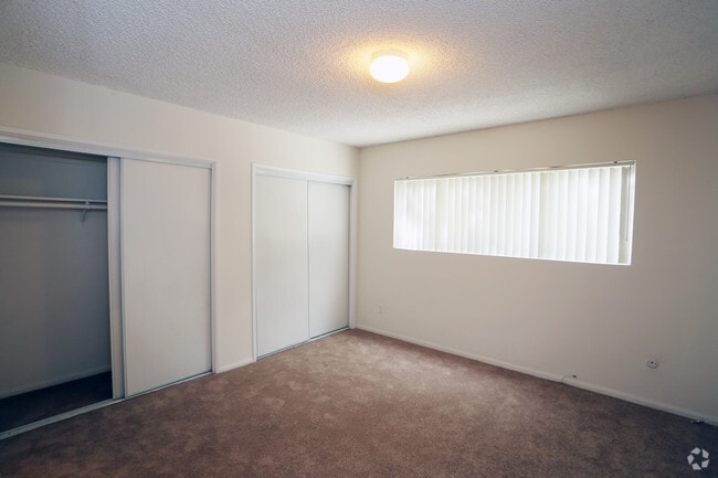 1BR, 1BA-Bedroom